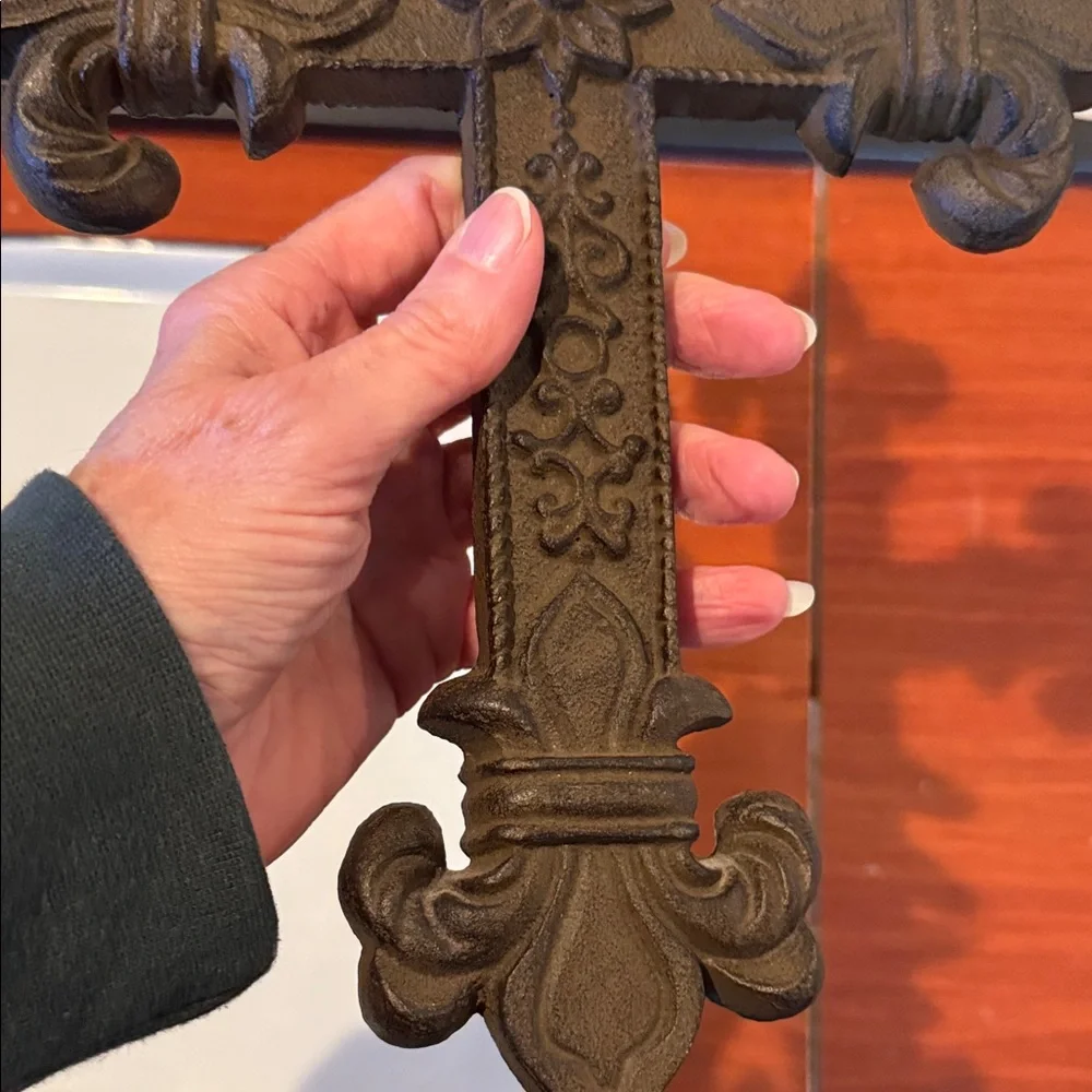 not known metal cross